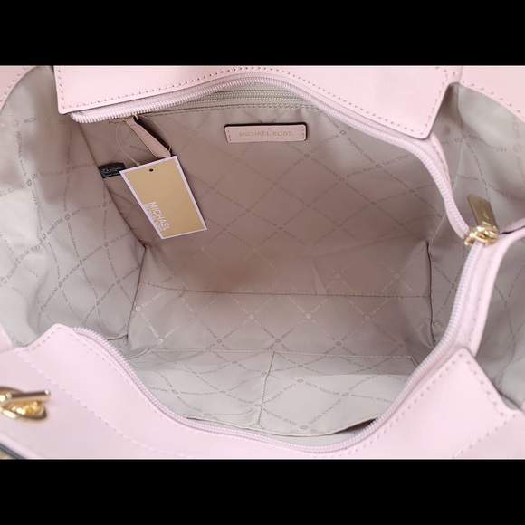 SALE‼️‼️ Michael Kors Large Pink Chain Tote - Picture 5 of 5